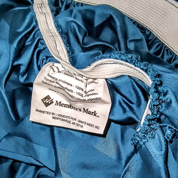 Queen London Luxury sheets - Picture 4 of 4